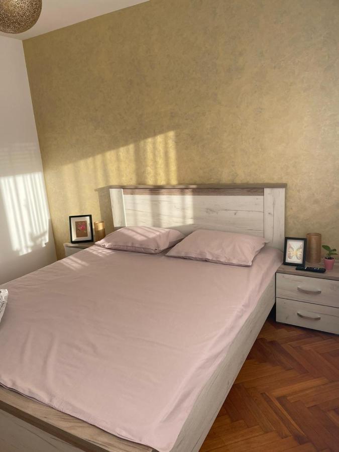 Angels Apartment Oradea Exteriör bild